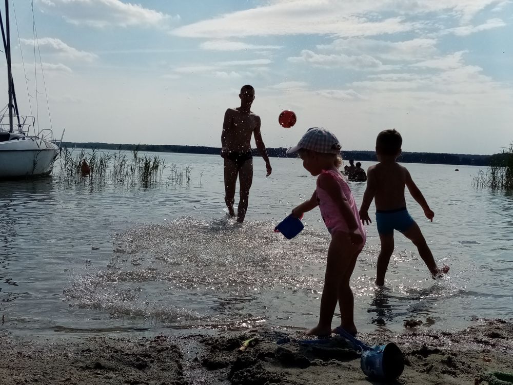 Wakacje z dziećmi nad jeziorem